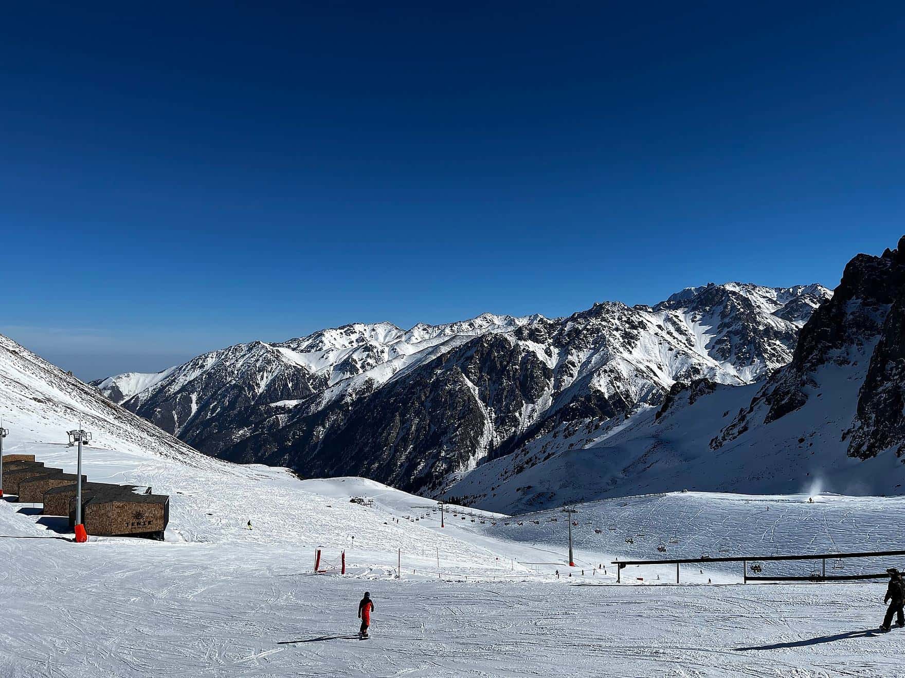 Shymbulak ski runs in February, a lift and Trans-Ili Alatau peaks — where to go from Almaty in winter